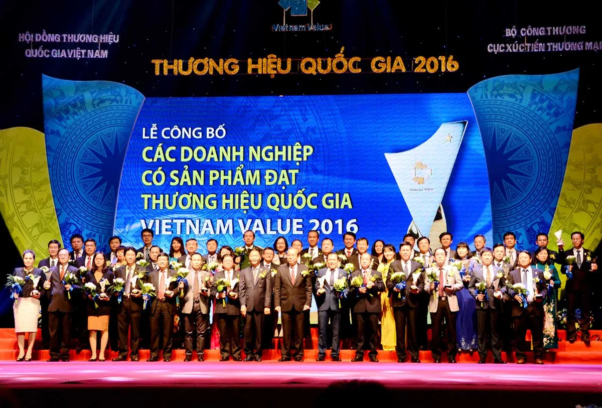 CÔNG TY CỔ PHẦN TẬP ĐOÀN XÂY DỰNG HÒA BÌNH hoa binh dat giai thuong thuong hieu quoc gia nam 2016 - CÔNG TY CỔ PHẦN TẬP ĐOÀN XÂY DỰNG HÒA BÌNH