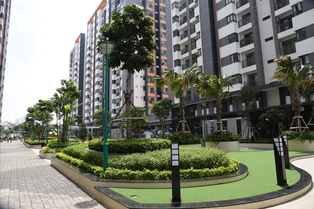 Công viên nội khu tràn ngập không gian xanh tại khu căn hộ Him Lam Phú An