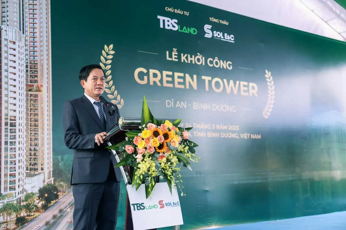 GREEN TOWER DĨ AN BÌNH DƯƠNG 6 Ông Võ Văn Hồng - Phó Bí thư, Chủ tịch UBND thành phố Dĩ An phát biểu tại sự kiện