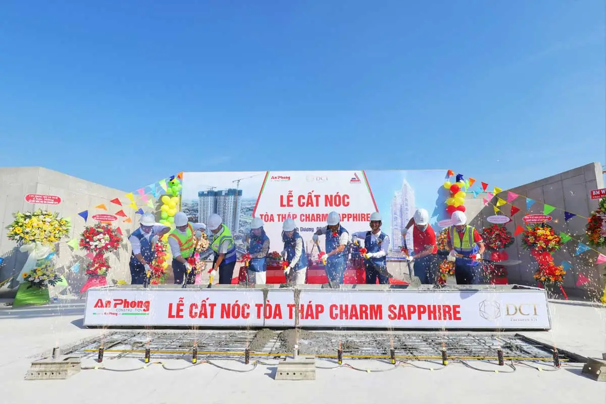 Charm Diamond City 22 Lễ cất nóc tòa tháp Charm Sapphire
