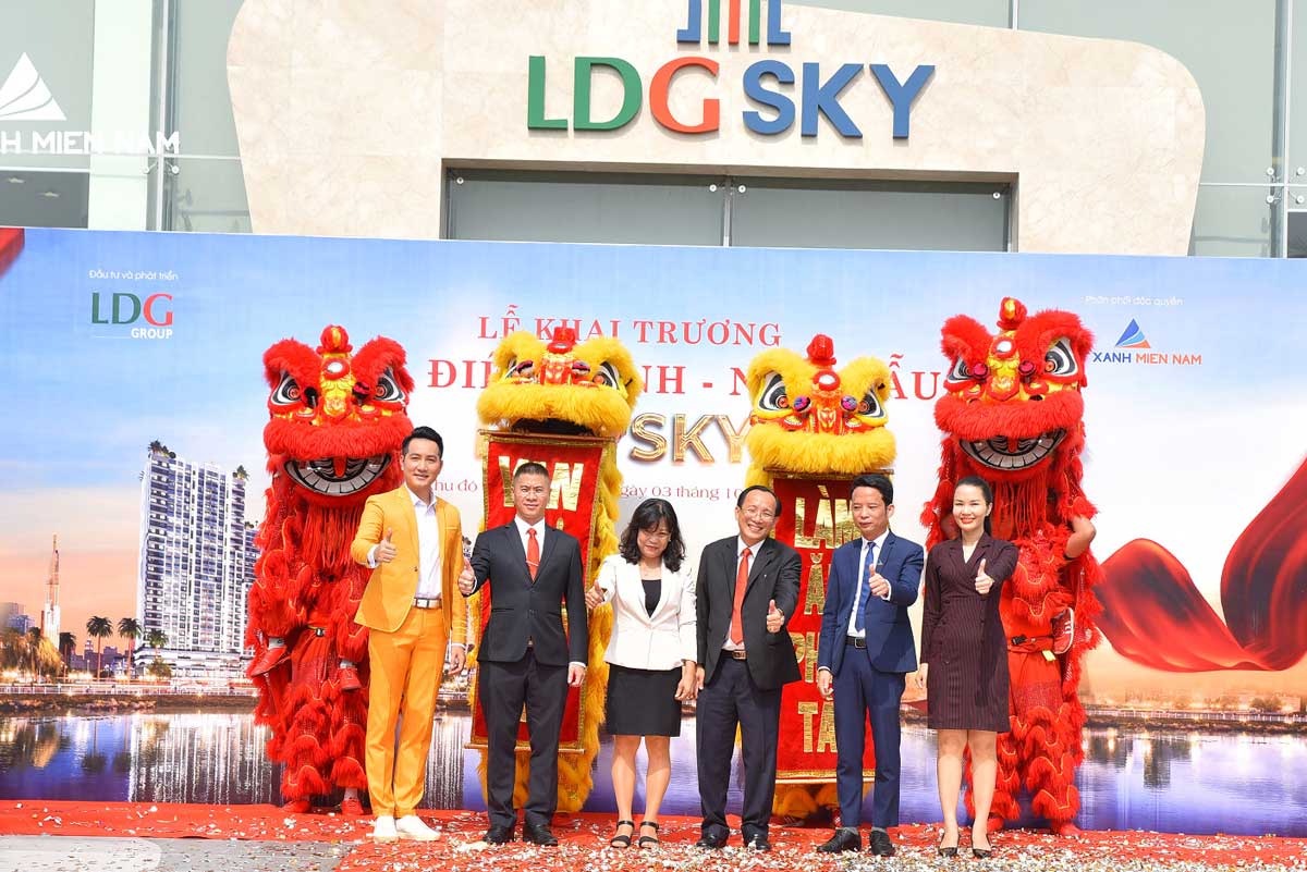 lanh dao ldg khai truong nha mau ldg sky - LDG SKY