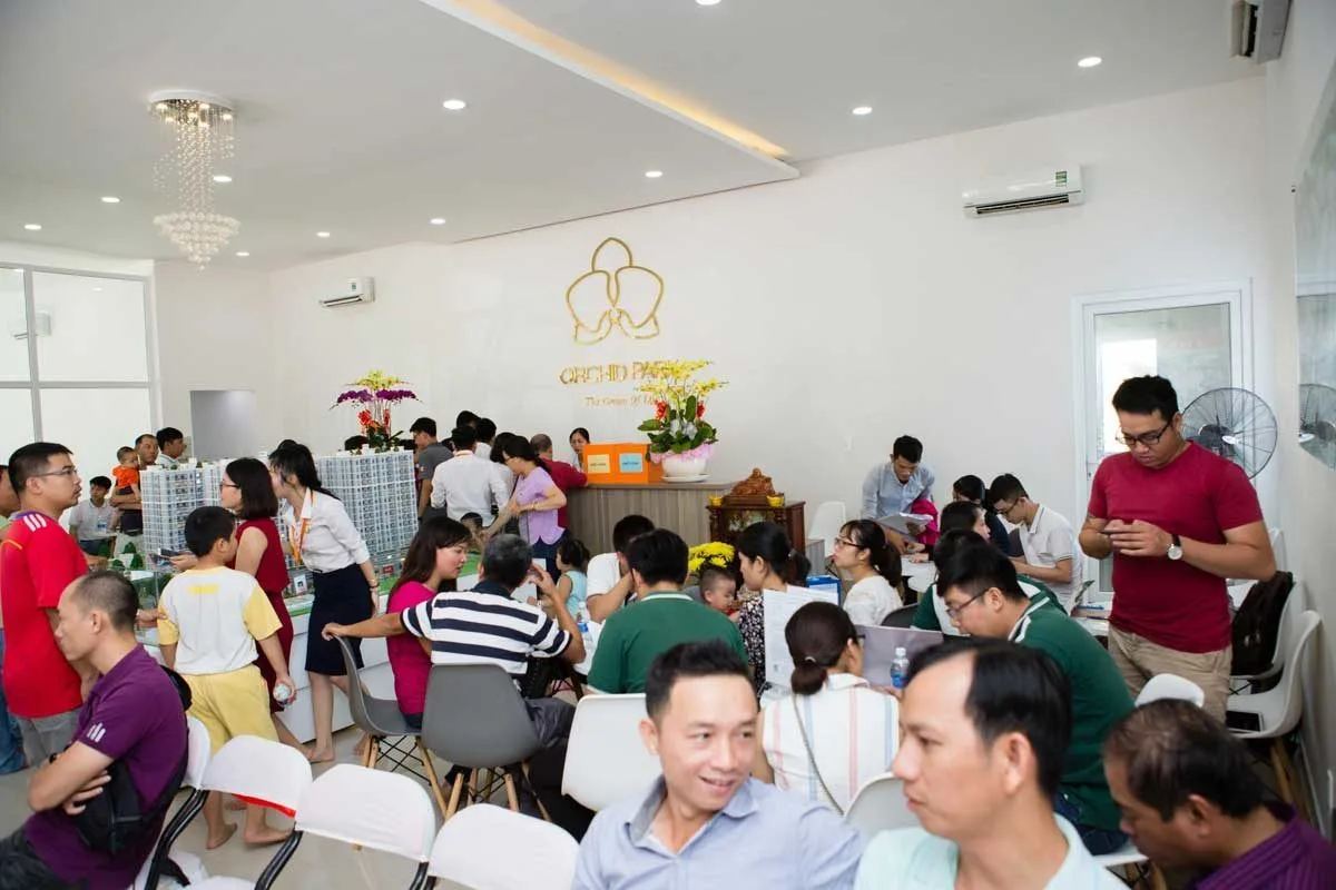 hinh-anh-khach-hang-tham-quan-nha-mau-orchid-park hinh-anh-khach-hang-tham-quan-nha-mau-orchid-park