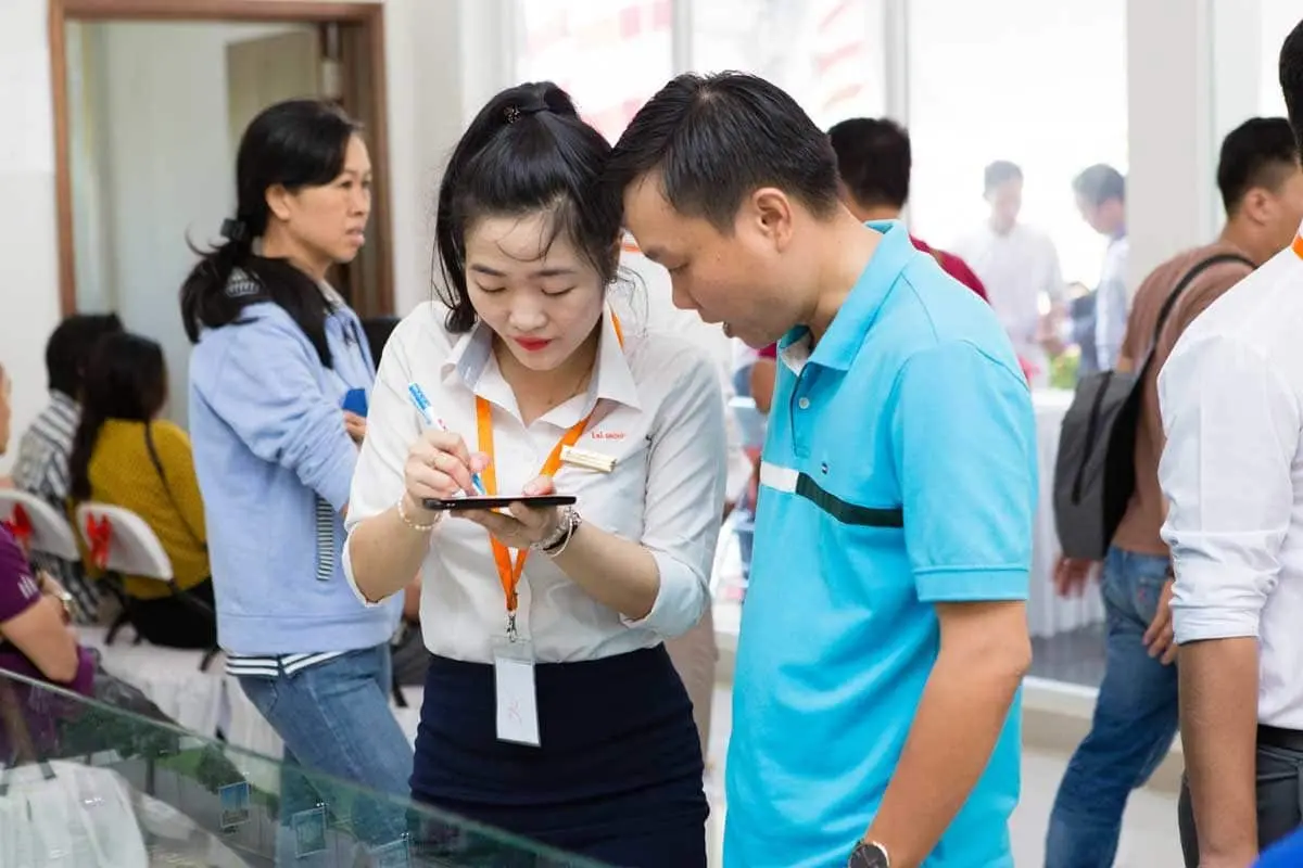 khach-hang-tham-khao-thong-tin-du-an-orchid-park khach-hang-tham-khao-thong-tin-du-an-orchid-park