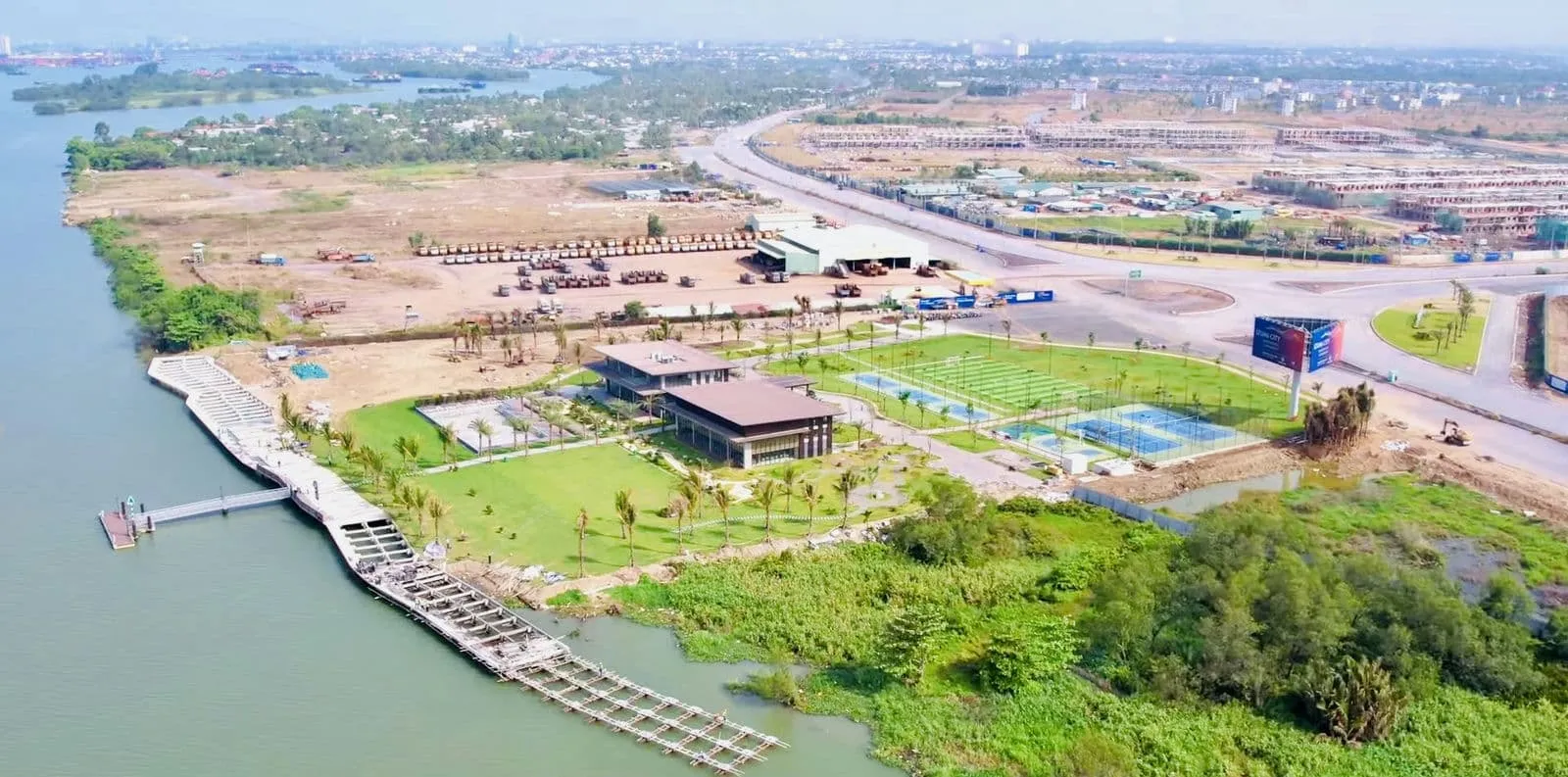 Izumi City 17 Tiến độ thi công Dự án Izumi City 2023