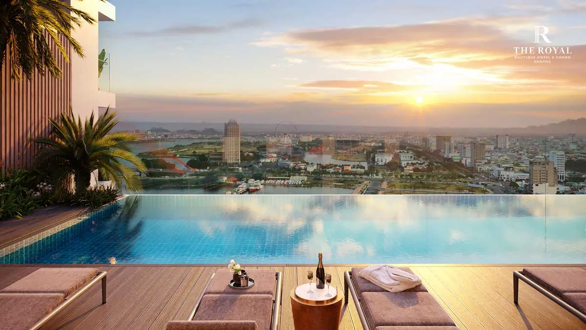 THE ROYAL ĐÀ NẴNG 13 Hồ bơi Tràn bờ The Atrium tại tầng 4
