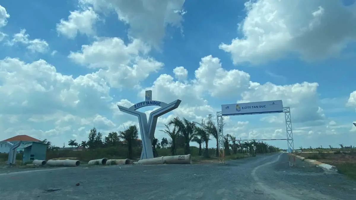 cong-du-an-e-city-tan-duc cong-du-an-e-city-tan-duc