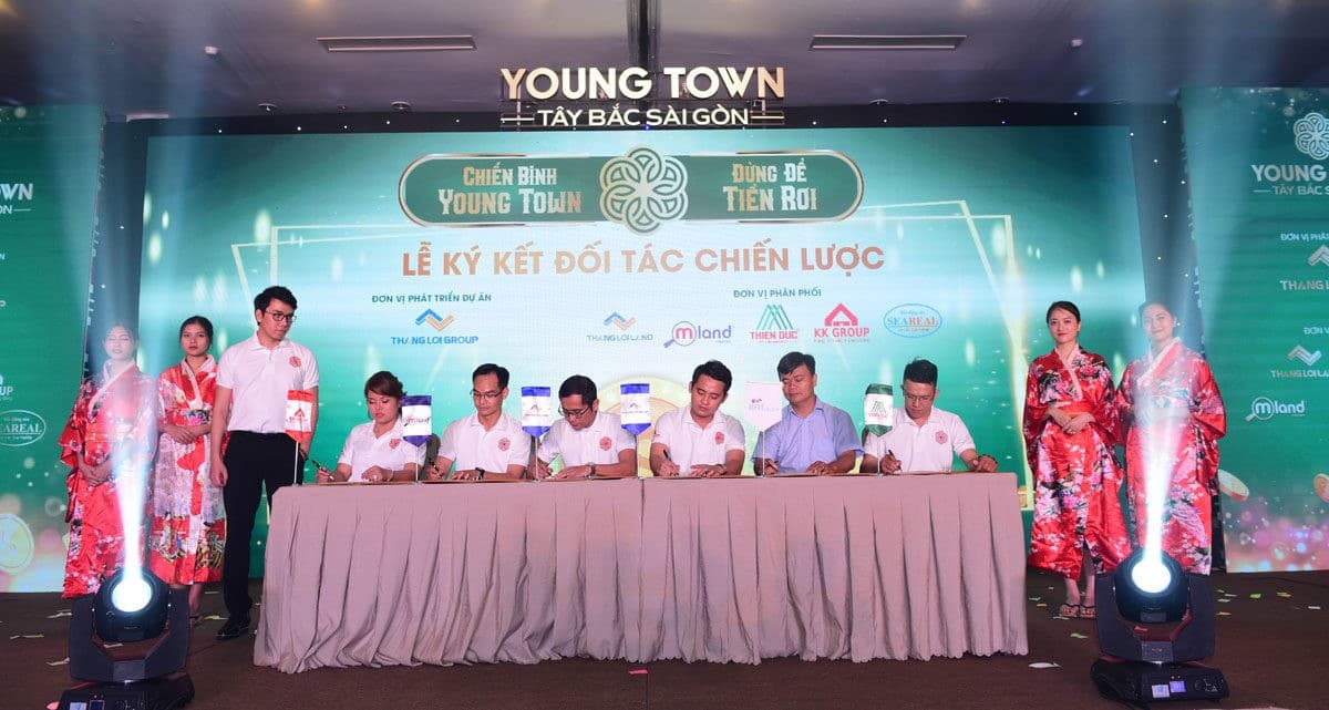 Lễ ký kết hợp tác Dự án Đất nền - Nhà phố Young Town Tây Bắc Sài Gòn