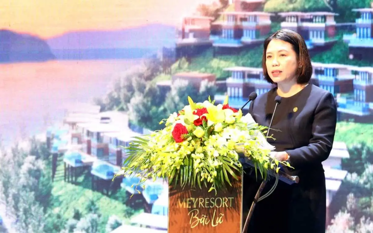 Meyresort Bãi Lữ Nghệ An 4 Bà Nguyễn Thị Mai Phương - Chủ tịch HĐQT Tập đoàn Tân Á Đại Thành phát biểu tại buổi lễ