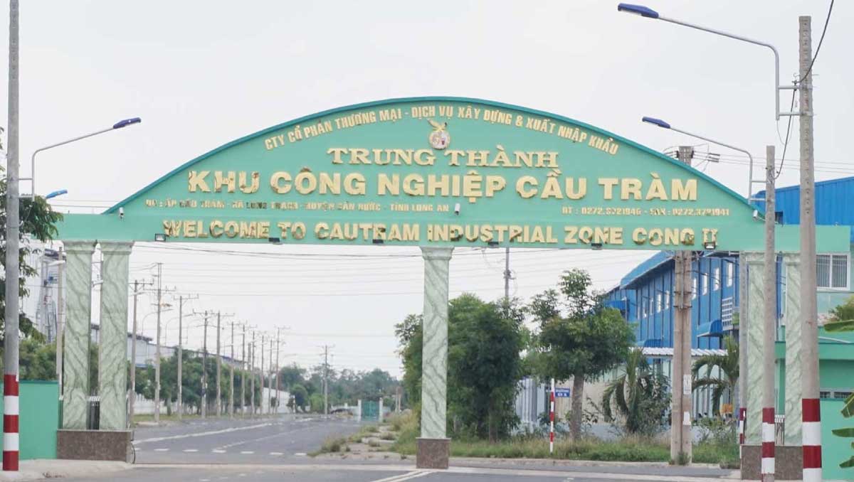 Cổng Khu công nghiệp Cầu Tràm