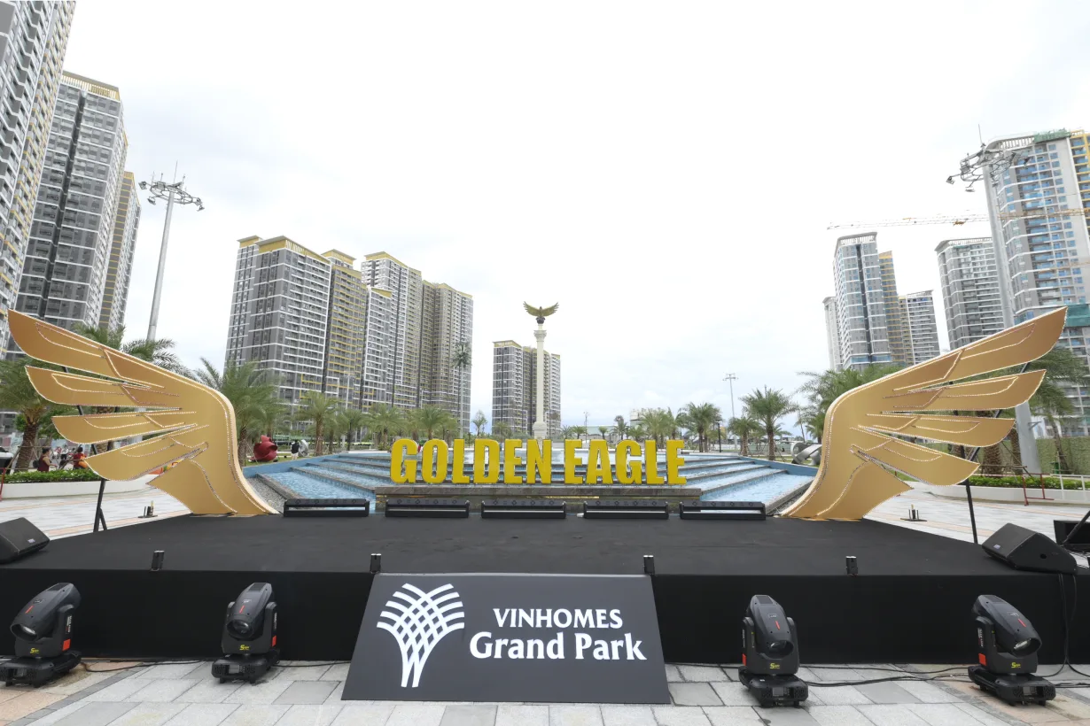 Vinhomes Grand Park 6 Quảng trường Golden Eagle tại Vinhomes Grand Park