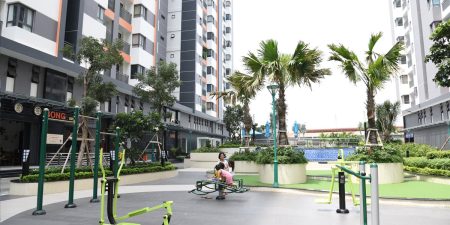 Sân tập thể thao ngoài trời tại Him Lam Phú An