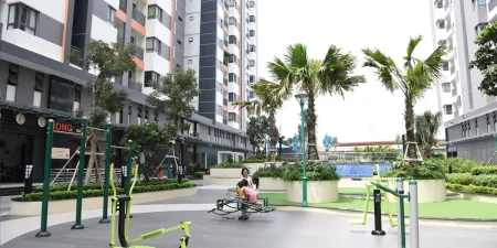 Sân tập thể thao ngoài trời tại Him Lam Phú An
